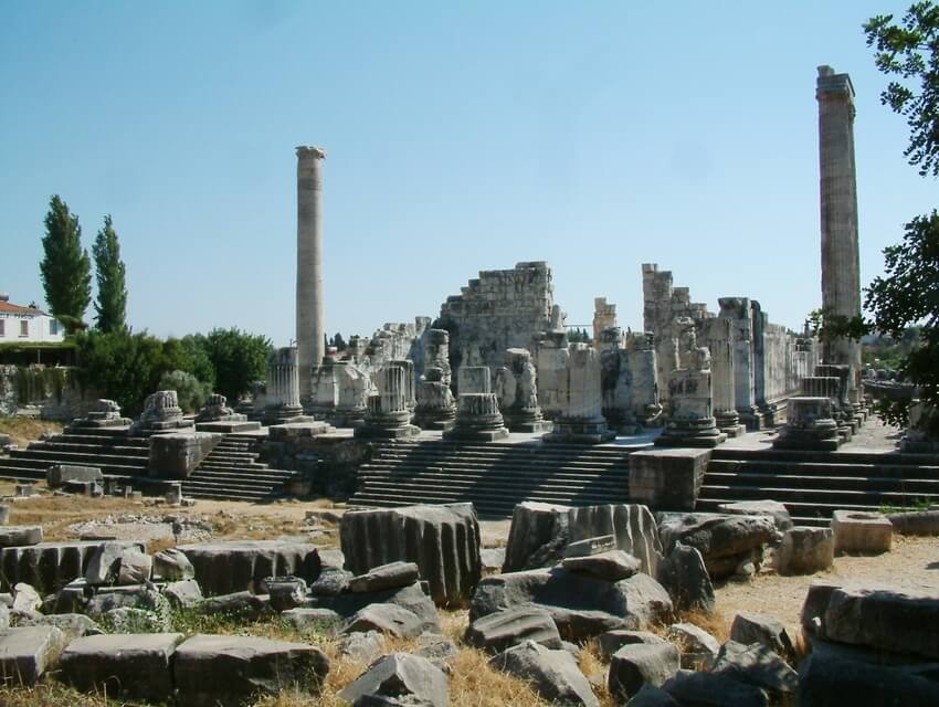 Храм Аполлона Didim_RB1-2.jpg