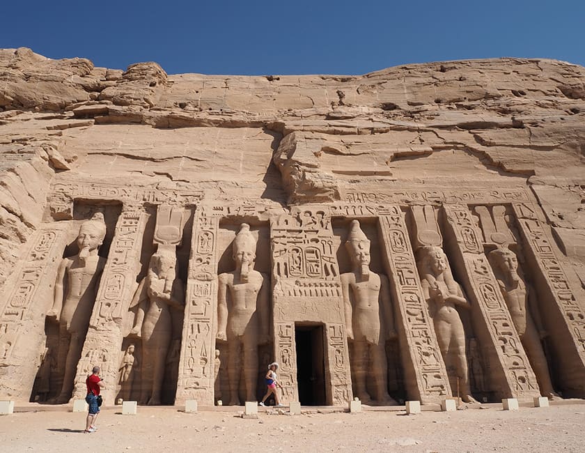 Храмы в Абу-Симбеле abu-simbel-min.jpg