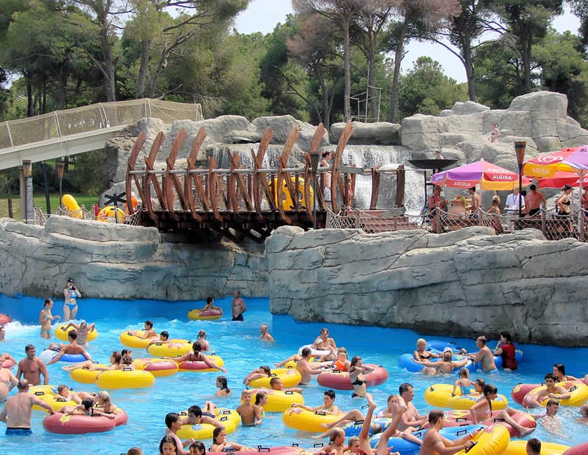 aquapark-troy-min.jpg