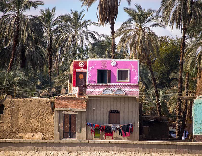 Әдемі хатшылармен порно көру Ескі порнографиялық мультфильм Ақшақар және жеті ергежейлі