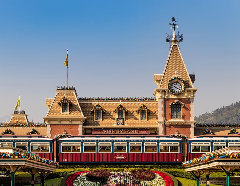honkong-disneyland-min.jpg