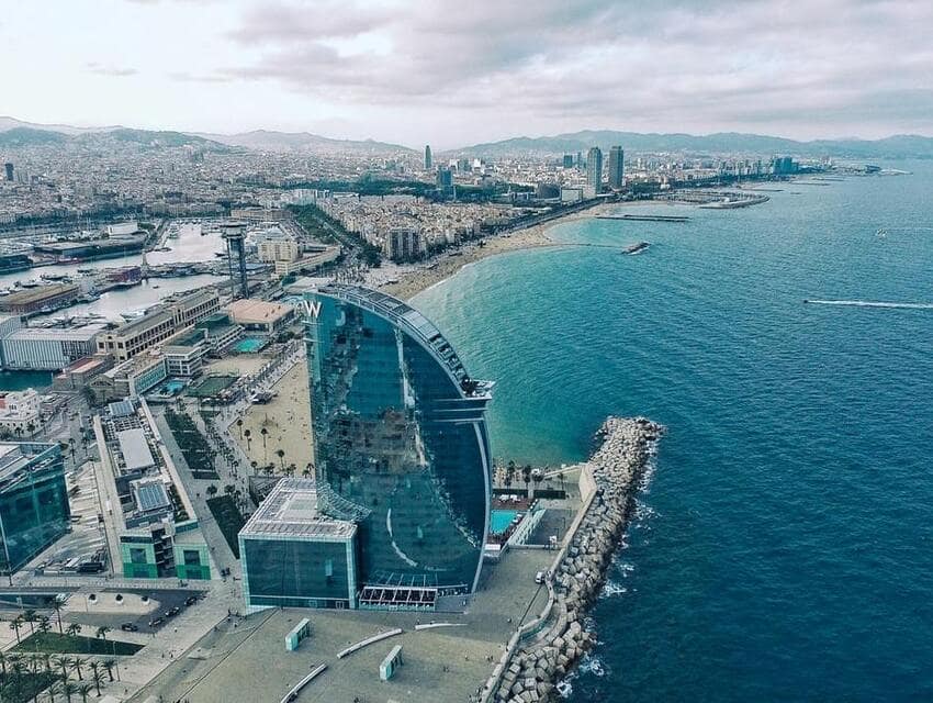 Пляж Барселонета photo-1529551739587-e242c564f727-min.jpg