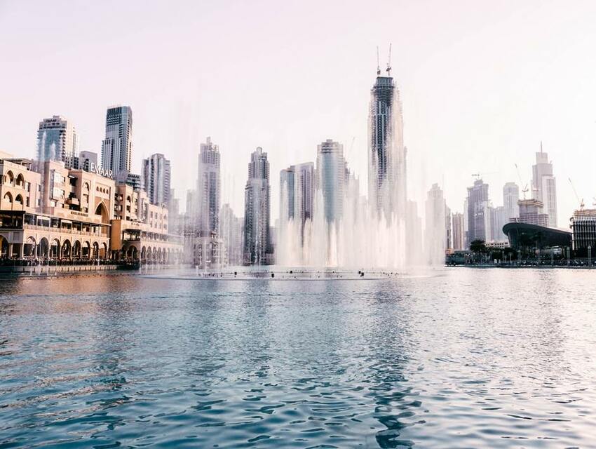 Фонтаны в Дубае photo-1555613739-35929bac2d1e-2.jpg