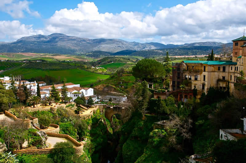 spain-village-tourism.jpg