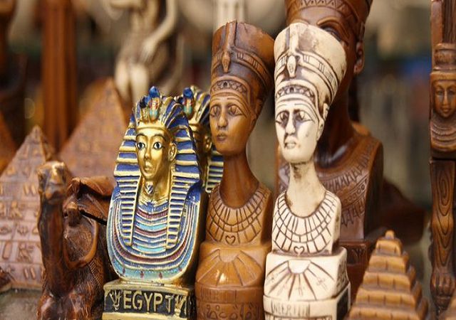 єгипетські статуетки suveniry-iz-Egipta-750x410.jpg