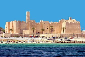 Туніс з України