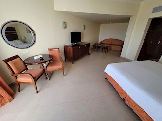 Family Room Pool / Sea View