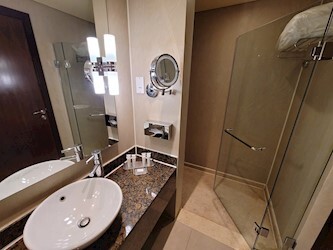 Family Room Pool / Sea View