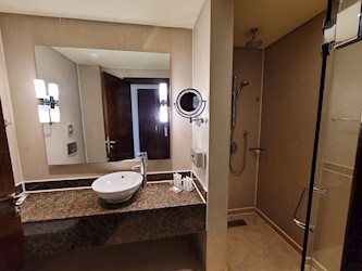 Family Room Pool / Sea View