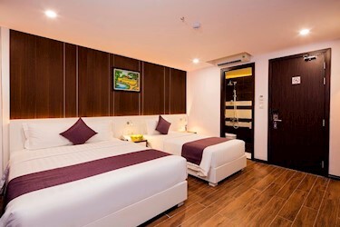 Club Triple City View Window