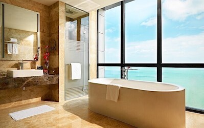 Делюкс з балконом