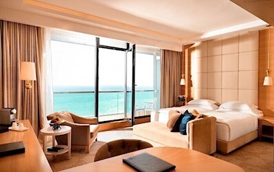 Делюкс з балконом