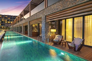 Laguna Land View Room  Swim Up