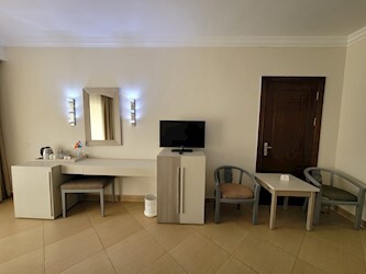 Superior Family Sea Side View