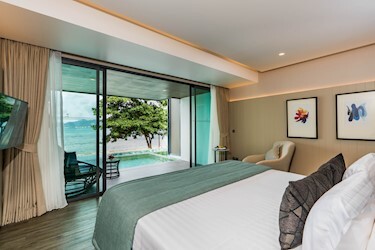 Private Pool Beach Front