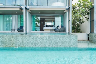 Private Pool Beach Front