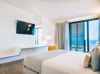 Deluxe Atlantic Room