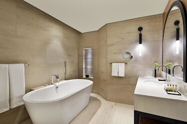 King/Twin Guest Room With Burj Khalifa View