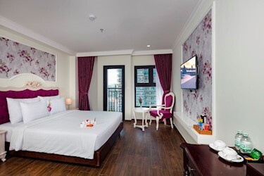 Premier City View with Balcony