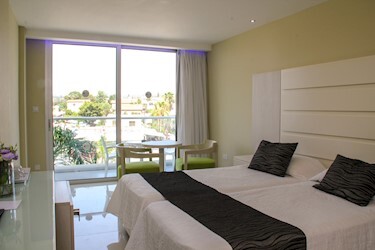 Twin Inland View / Side Sea View / Sea View