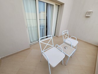 Deluxe Pool &amp; Sea View