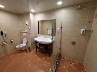 Deluxe Pool &amp; Sea View