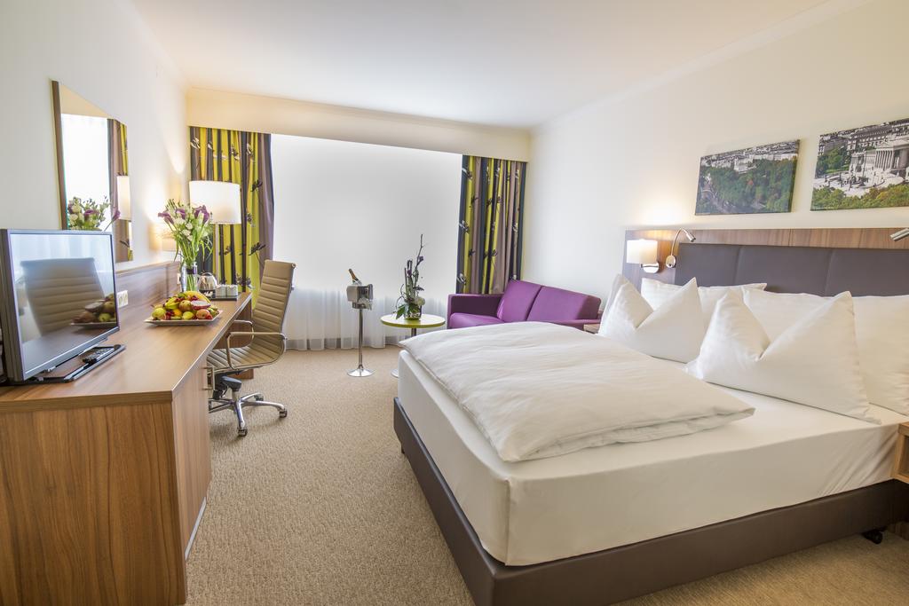 Готель Holiday Inn Vienna South 4*