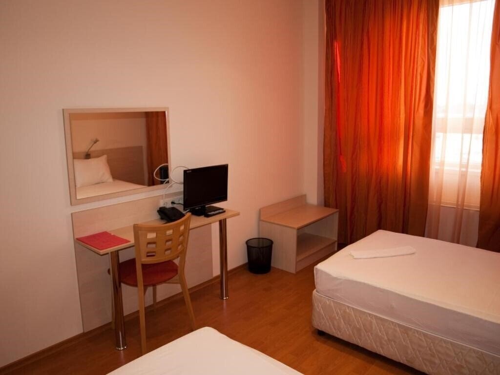 Фото Astra Hotel 3*