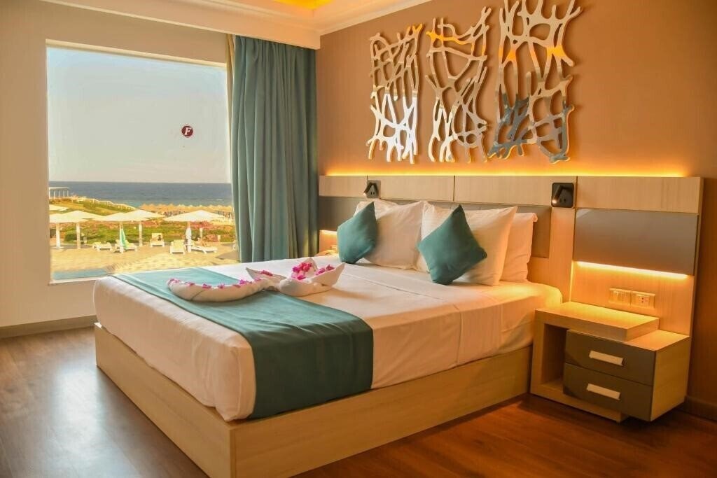 Фото Sirena Beach Resort & SPA 5*