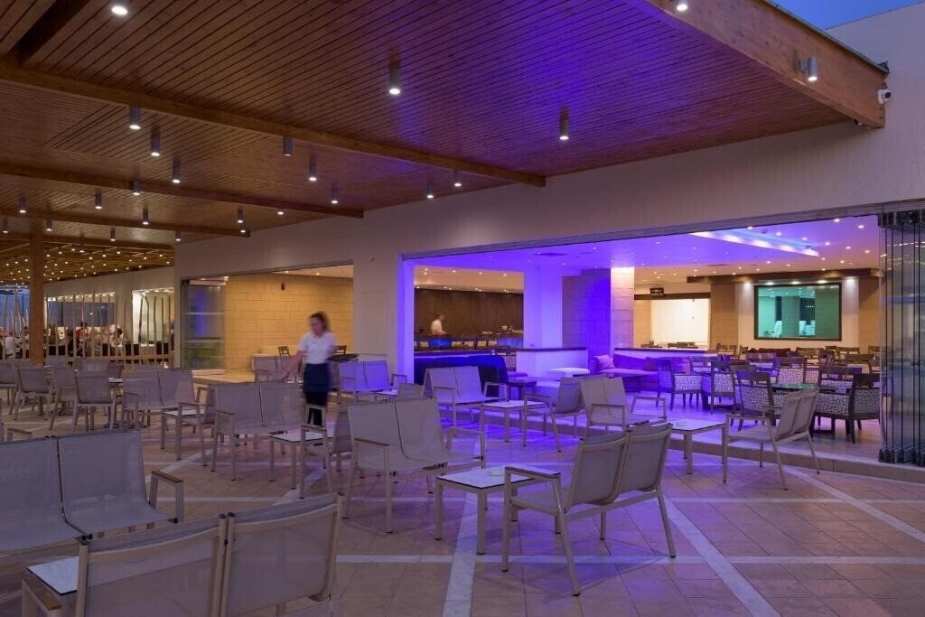 Изображение Avra Beach Resort 4*