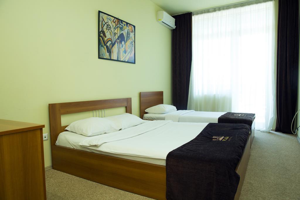 Зображення Plaza 3*