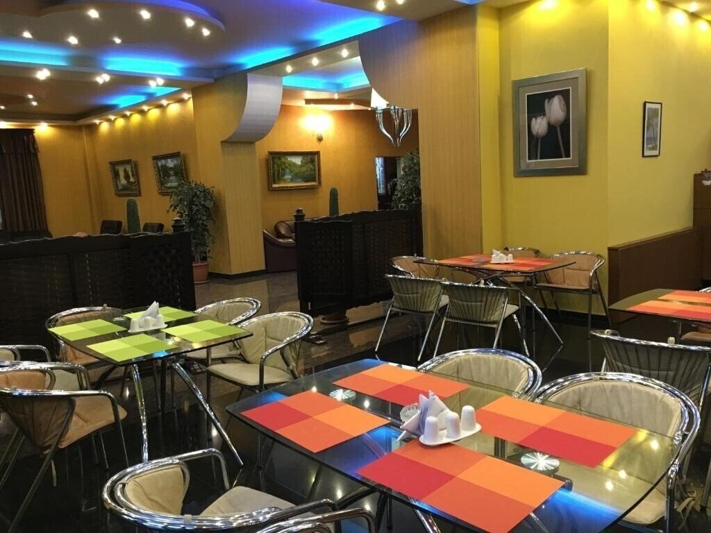 Готель Condori 4*