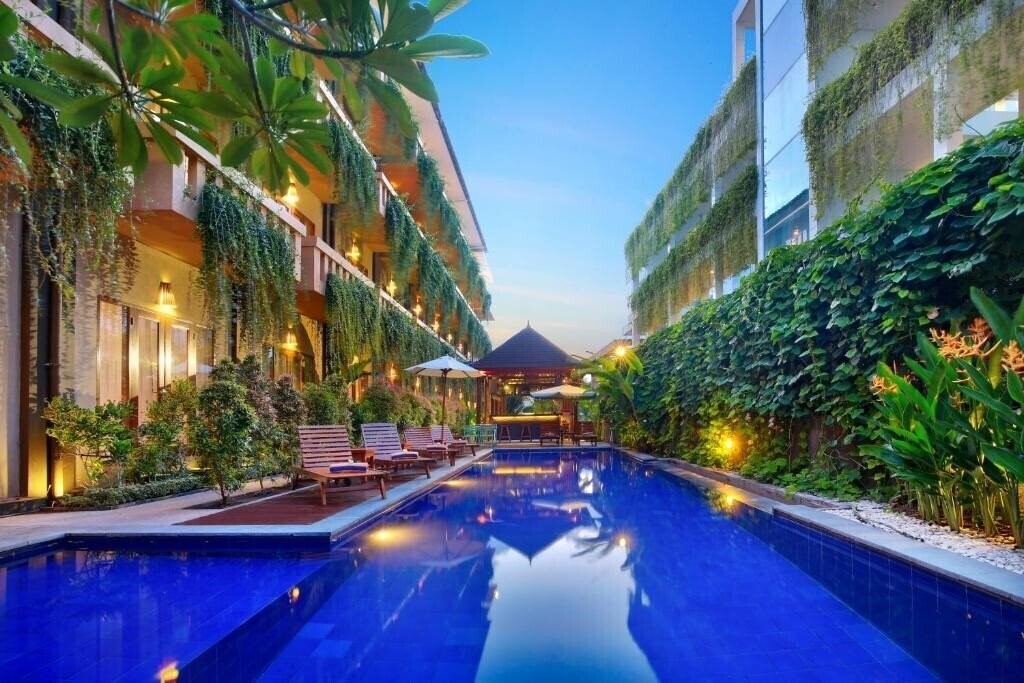 Готель Bali Chaya Legian 3*