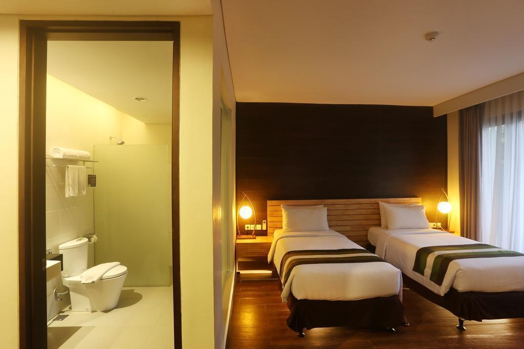 Фотографія Grand Whiz Nusa Dua 4*