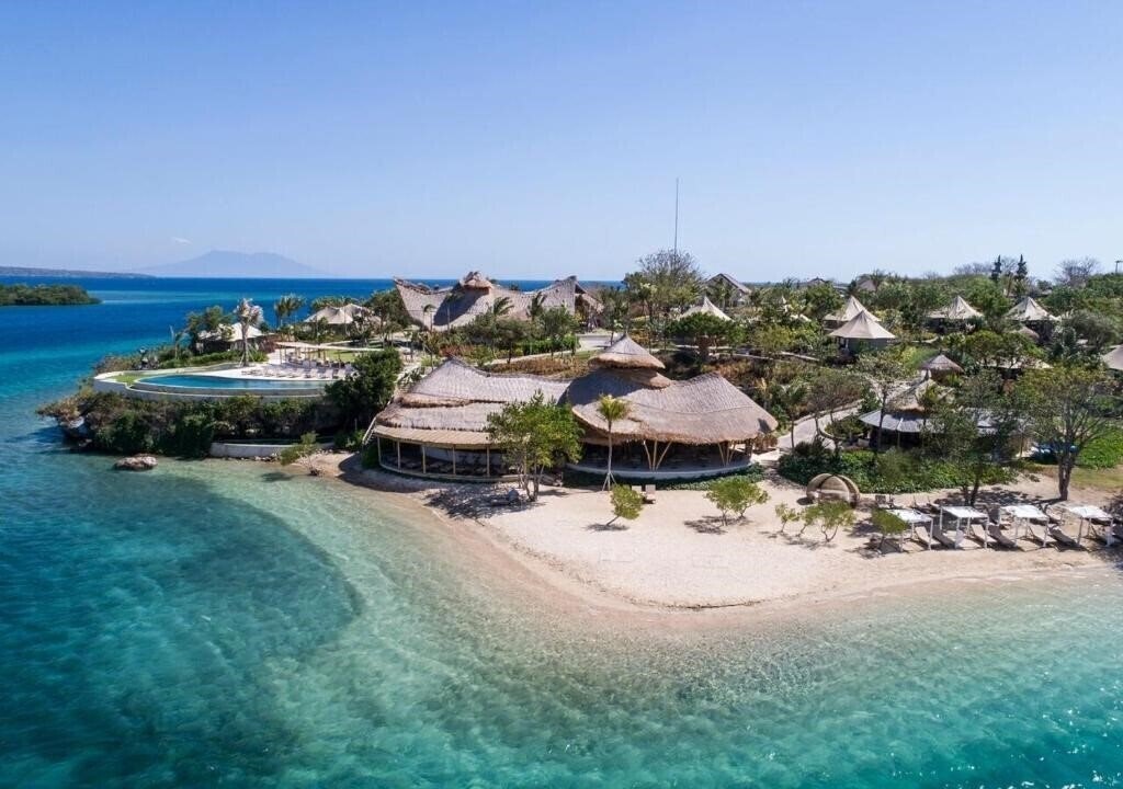 Отель Menjangan Dynasty Resort 4*