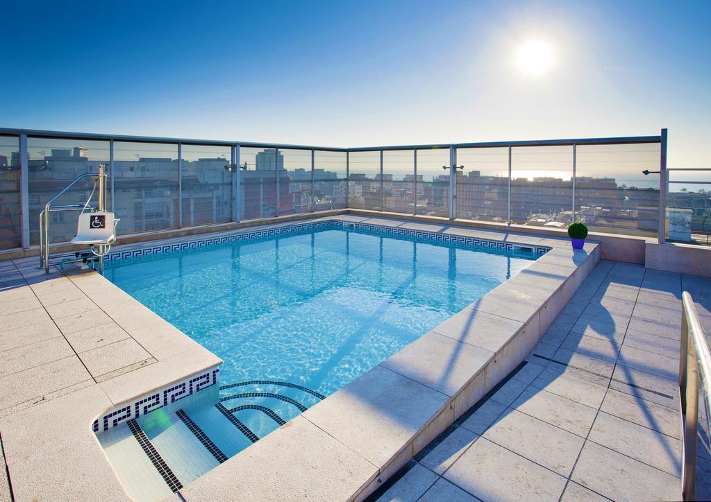 Готель Ilunion Barcelona 4*