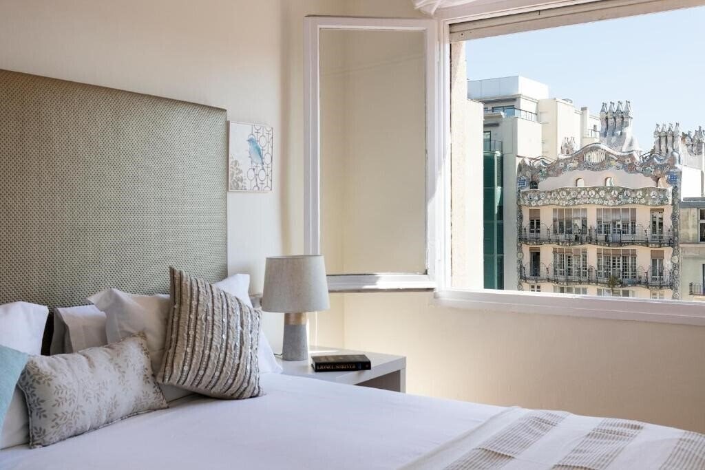 Фото Stay U-Nique Apartments Rambla Catalunya 3*