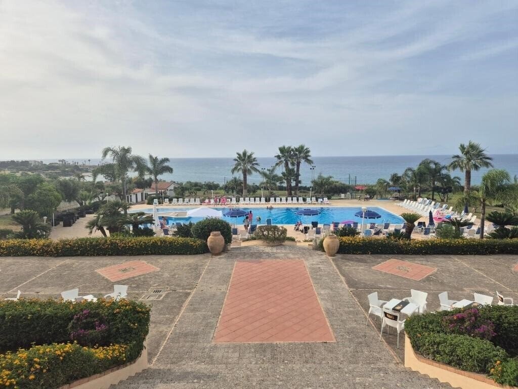 Готель Futura Style Dolomiti Sul Mare 3*