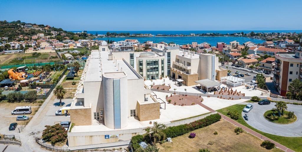 Фотографія Capo Peloro Resort 4*