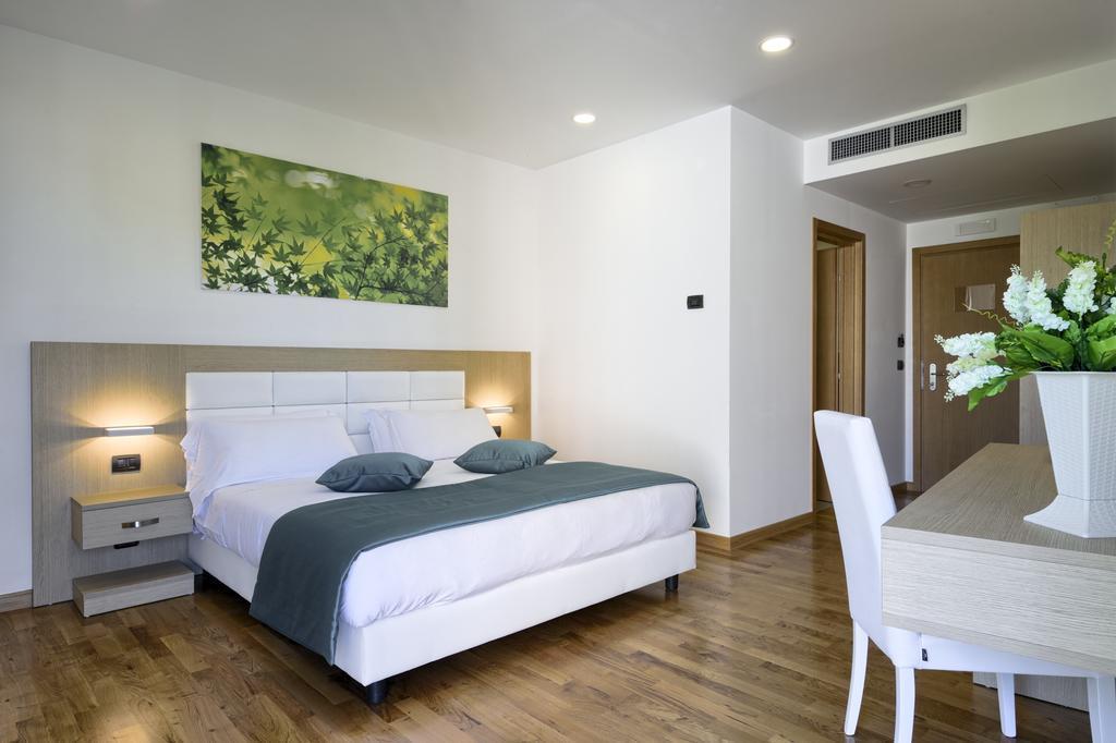 Отель Park Hotel Ginevra 3*