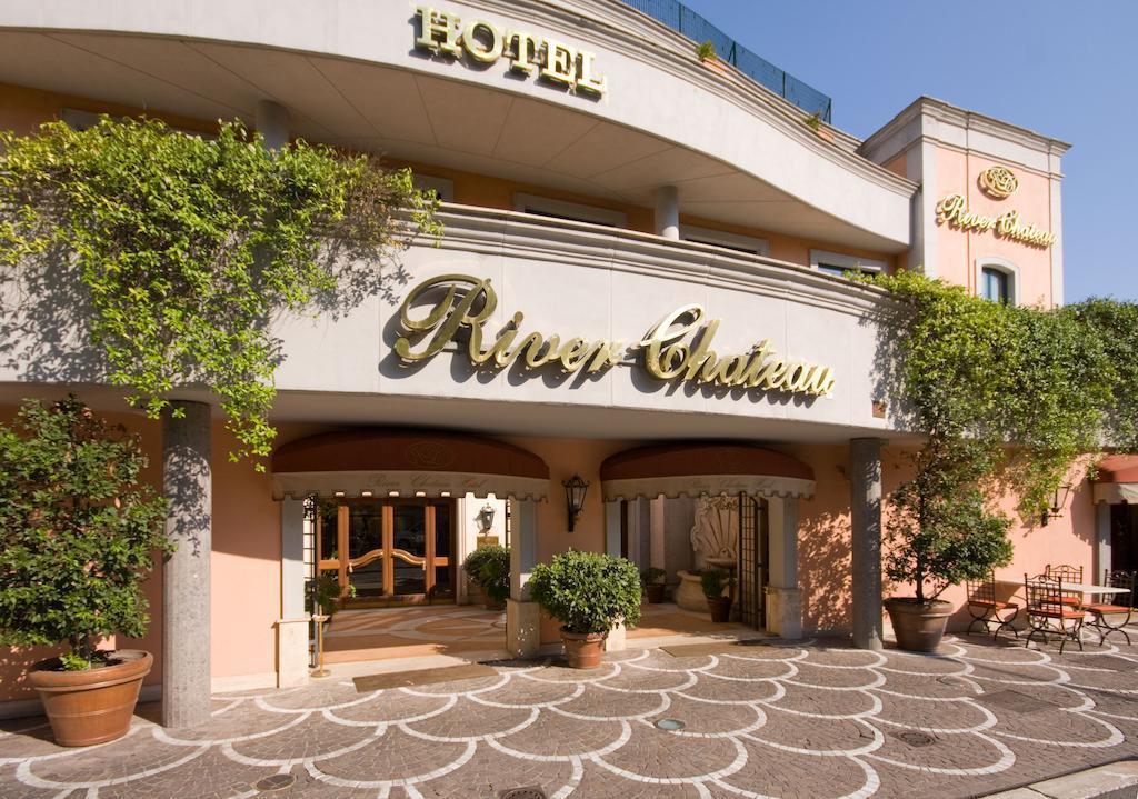 Готель River Chateau 4*