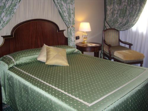 Фотографія River Chateau 4*