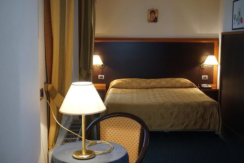 Готель Aureliano 4*