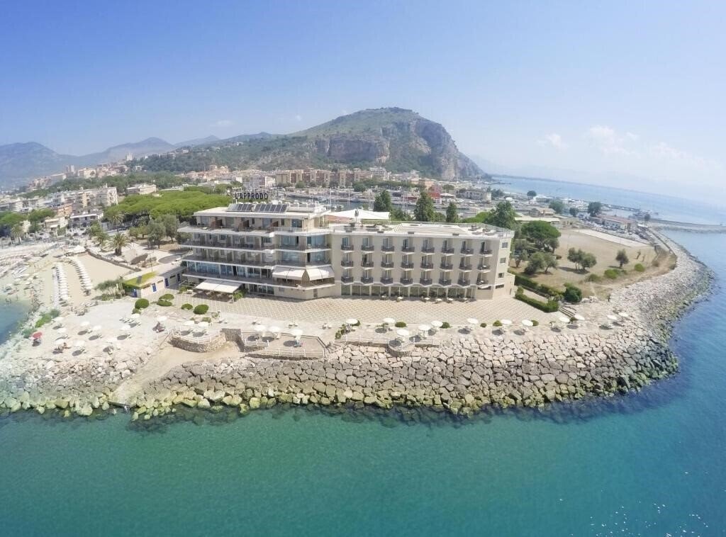 Готель Grand Hotel L`Approdo 4*