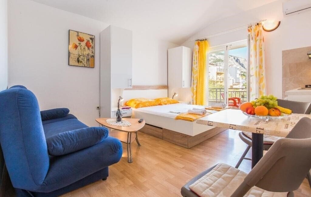 Готель Miranda Apartment 3*