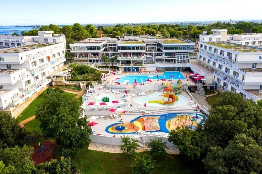 Отель Hotel Delfin Plava Laguna 2*