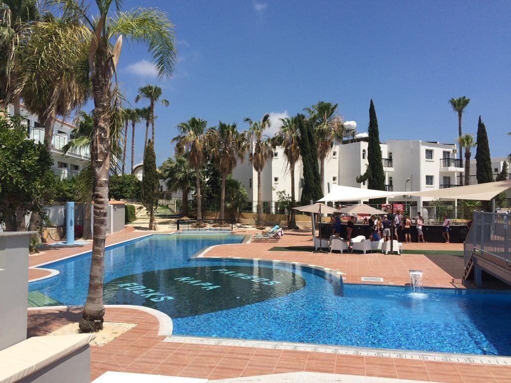 Готель Pambos Napa Rocks 2*