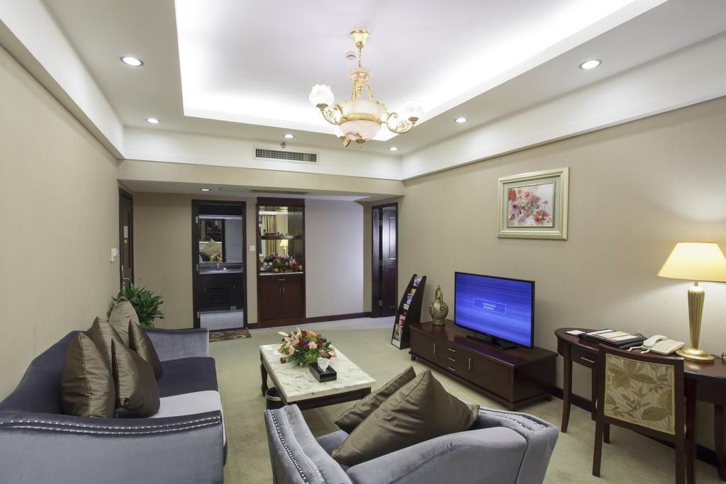 Готель Yutong 4*