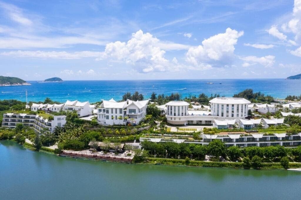 Готель Palace Resort Yalong Bay 4*