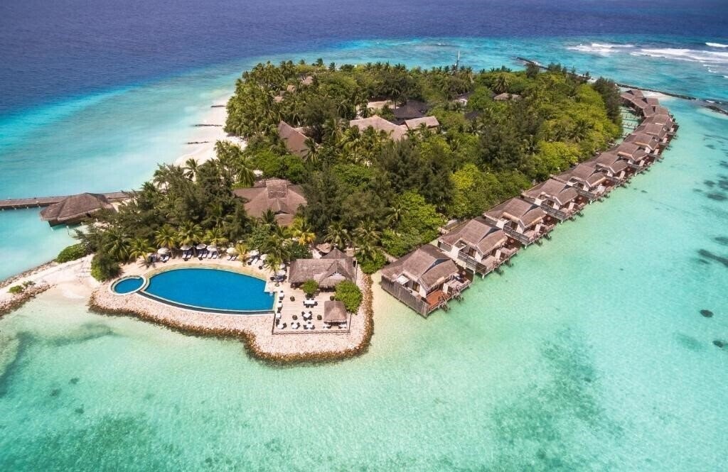 Готель Taj Coral Reef 4*